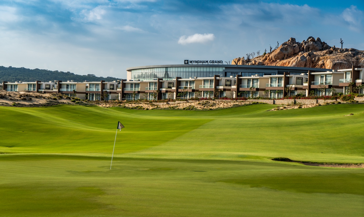 Tận hưởng kỳ nghỉ 30-4 – 1-5 tại Carabeach Bungalow Retreat