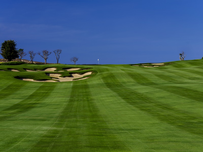 Oasis Hole 4 resort KN Links Wyndham Grand Cam Ranh