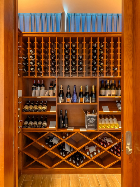 Quba Bar: Nơi Nghệ Thuật Pha Chế Gặp Gỡ Phong Cách Sang Trọng