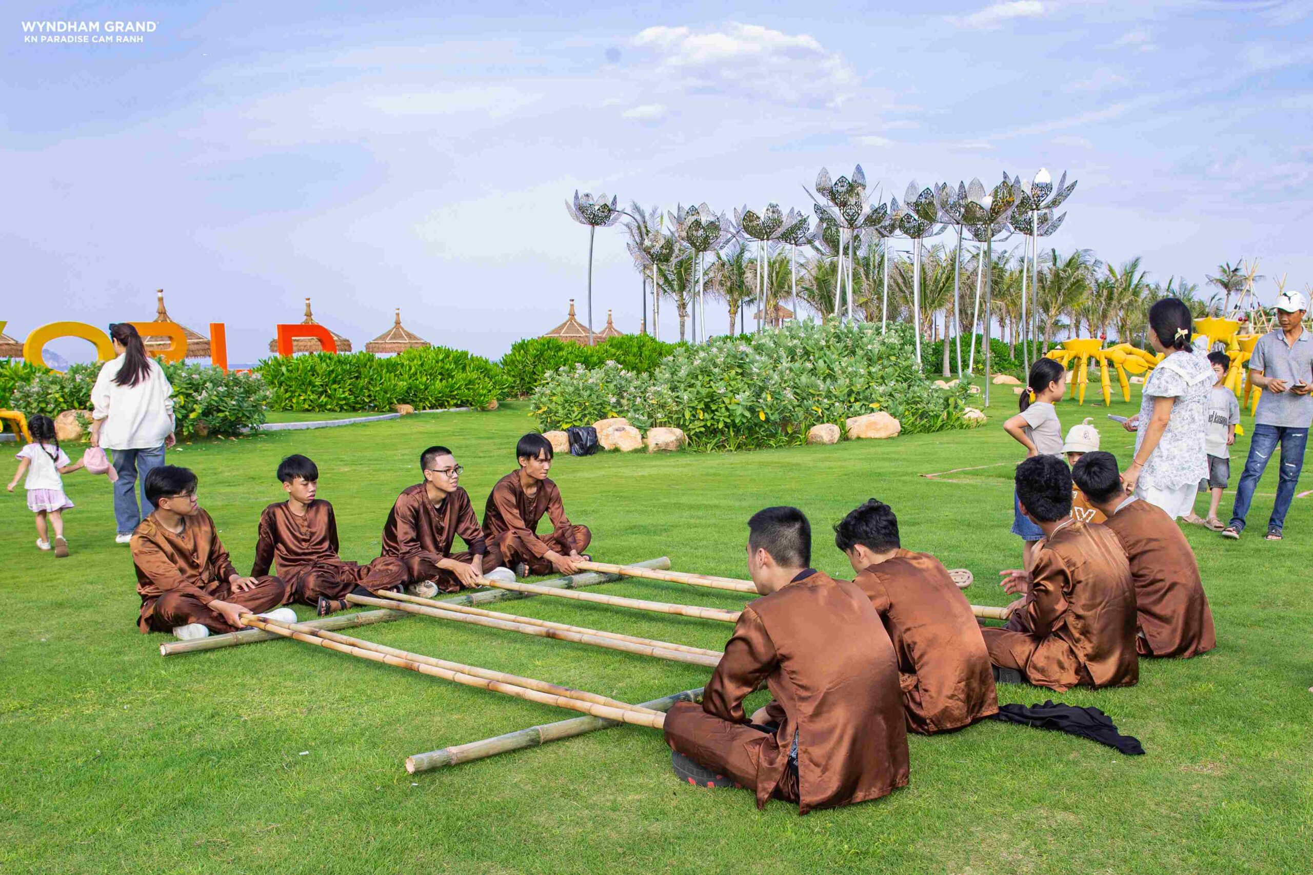 Hoạt động hằng ngày, Daily Activities, Carabeach Bungalow Retreat, Wyndham Grand Cam Ranh, Wyndham Cam Ranh, Wyndham Grand KN, Wyndham KN, Trò chơi dân gian, Vietnamese Folk Game